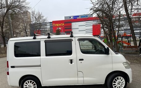 Toyota Lite Ace VI, 2013 год, 1 199 000 рублей, 3 фотография