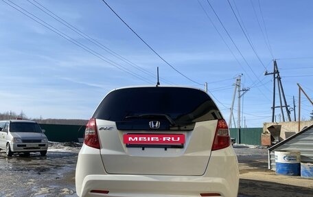 Honda Fit III, 2011 год, 860 000 рублей, 2 фотография