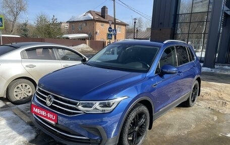 Volkswagen Tiguan II, 2021 год, 3 400 000 рублей, 3 фотография