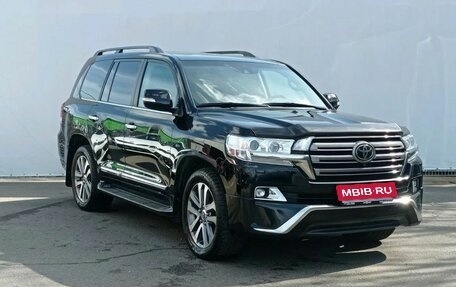 Toyota Land Cruiser 200, 2017 год, 7 000 000 рублей, 3 фотография