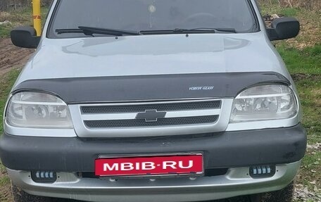 Chevrolet Niva I рестайлинг, 2005 год, 380 000 рублей, 1 фотография