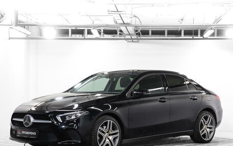 Mercedes-Benz A-Класс, 2019 год, 2 800 000 рублей, 1 фотография