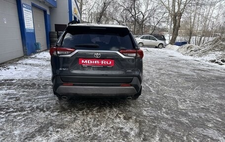 Toyota RAV4, 2019 год, 2 950 000 рублей, 4 фотография