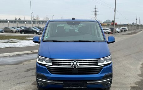 Volkswagen Multivan T6 рестайлинг, 2020 год, 6 599 000 рублей, 2 фотография
