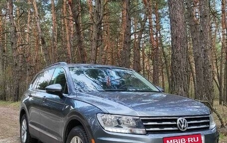Volkswagen Tiguan II, 2017 год, 2 650 000 рублей, 2 фотография