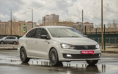 Volkswagen Polo VI (EU Market), 2018 год, 1 235 000 рублей, 1 фотография