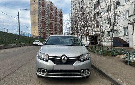 Renault Logan II, 2017 год, 925 000 рублей, 1 фотография