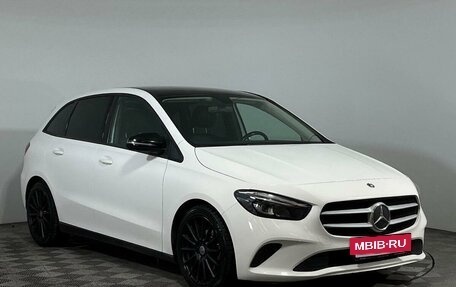 Mercedes-Benz B-Класс, 2018 год, 2 400 000 рублей, 3 фотография