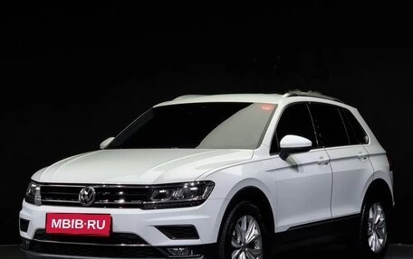 Volkswagen Tiguan II, 2020 год, 2 208 000 рублей, 1 фотография