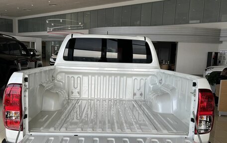 Toyota Hilux VIII, 2022 год, 7 500 000 рублей, 3 фотография