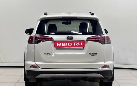Toyota RAV4, 2017 год, 2 348 000 рублей, 4 фотография