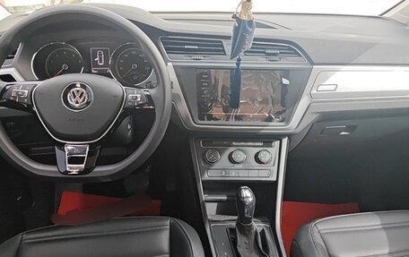 Volkswagen Touran III, 2021 год, 2 120 124 рублей, 4 фотография