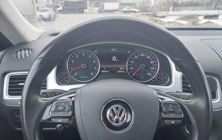 Volkswagen Touareg III, 2016 год, 3 290 000 рублей, 2 фотография