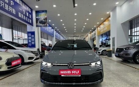 Volkswagen Golf VIII, 2021 год, 2 235 000 рублей, 2 фотография