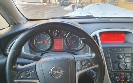 Opel Astra J, 2011 год, 715 000 рублей, 2 фотография