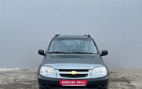 Chevrolet Niva I рестайлинг, 2017 год, 860 000 рублей, 2 фотография