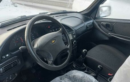 Chevrolet Niva I рестайлинг, 2015 год, 800 000 рублей, 4 фотография