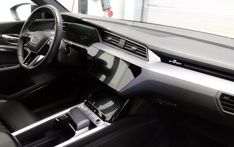 Audi e-tron I, 2020 год, 5 197 000 рублей, 7 фотография