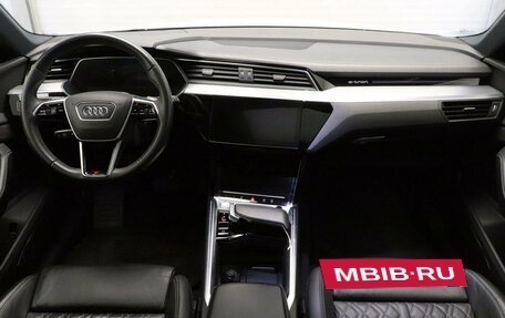 Audi e-tron I, 2020 год, 5 197 000 рублей, 9 фотография