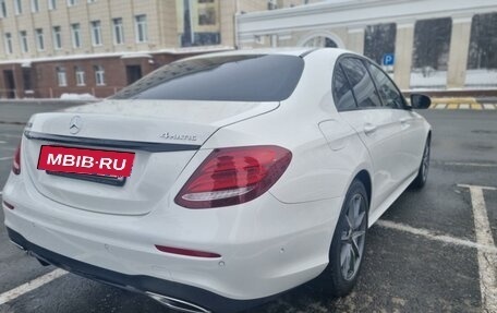 Mercedes-Benz E-Класс, 2019 год, 3 825 000 рублей, 6 фотография
