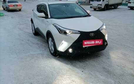 Toyota C-HR I рестайлинг, 2017 год, 2 230 000 рублей, 2 фотография