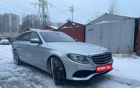 Mercedes-Benz E-Класс, 2018 год, 2 550 000 рублей, 3 фотография