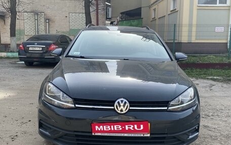 Volkswagen Golf VIII, 2020 год, 1 700 000 рублей, 2 фотография