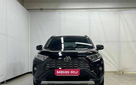 Toyota RAV4, 2020 год, 3 100 000 рублей, 2 фотография