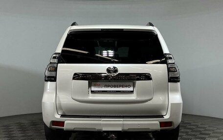 Toyota Land Cruiser Prado 150 рестайлинг 2, 2021 год, 6 450 000 рублей, 6 фотография