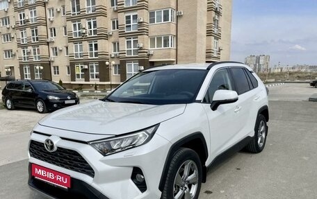 Toyota RAV4, 2020 год, 4 100 000 рублей, 8 фотография