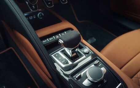 Audi R8, 2024 год, 27 000 000 рублей, 6 фотография