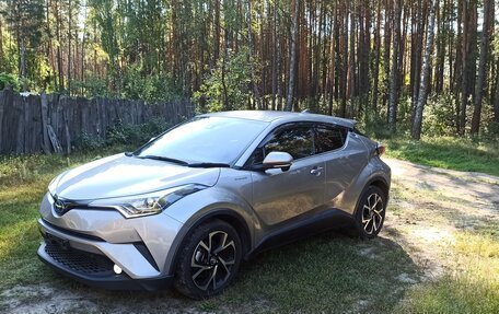 Toyota C-HR I рестайлинг, 2017 год, 2 135 000 рублей, 6 фотография