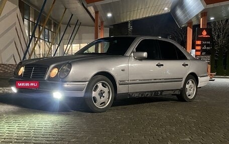 Mercedes-Benz E-Класс, 1995 год, 340 000 рублей, 2 фотография