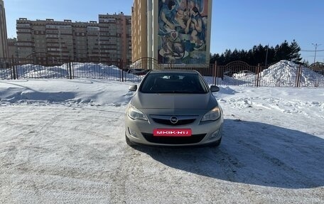 Opel Astra J, 2011 год, 850 000 рублей, 2 фотография