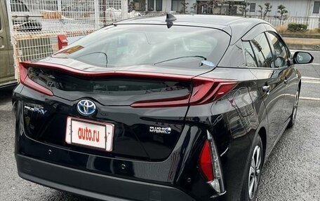 Toyota Prius IV XW50, 2021 год, 1 950 000 рублей, 5 фотография