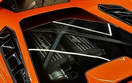 Lamborghini Huracán, 2023 год, 54 700 000 рублей, 5 фотография