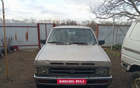 Nissan Pathfinder, 1994 год, 310 000 рублей, 2 фотография