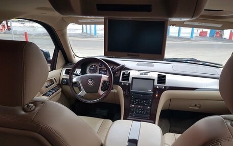 Cadillac Escalade III, 2010 год, 1 800 000 рублей, 3 фотография