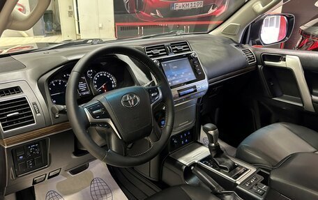 Toyota Land Cruiser Prado 150 рестайлинг 2, 2018 год, 5 787 000 рублей, 9 фотография