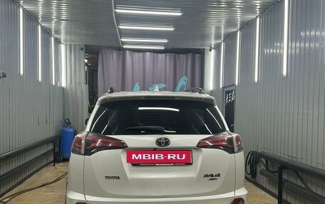 Toyota RAV4, 2019 год, 2 600 000 рублей, 2 фотография