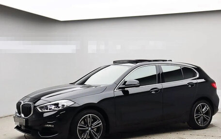 BMW 1 серия, 2021 год, 2 100 000 рублей, 3 фотография