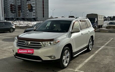Toyota Highlander III, 2011 год, 2 270 000 рублей, 4 фотография