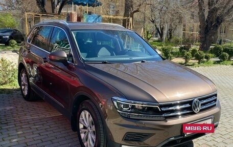 Volkswagen Tiguan II, 2017 год, 2 560 000 рублей, 2 фотография