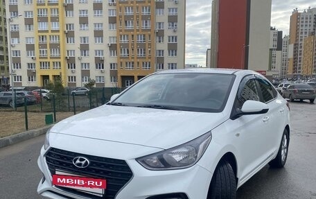 Hyundai Solaris II рестайлинг, 2018 год, 1 290 000 рублей, 2 фотография