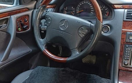Mercedes-Benz E-Класс, 2001 год, 810 000 рублей, 2 фотография