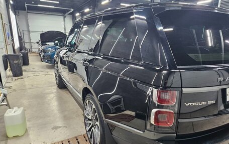 Land Rover Range Rover IV рестайлинг, 2018 год, 9 200 000 рублей, 4 фотография