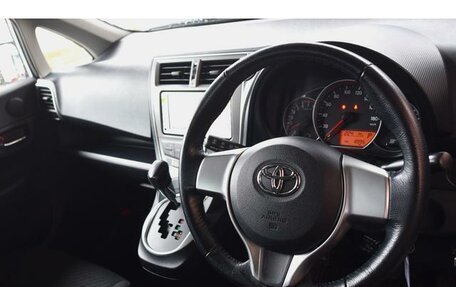 Toyota Ractis II, 2015 год, 860 000 рублей, 8 фотография