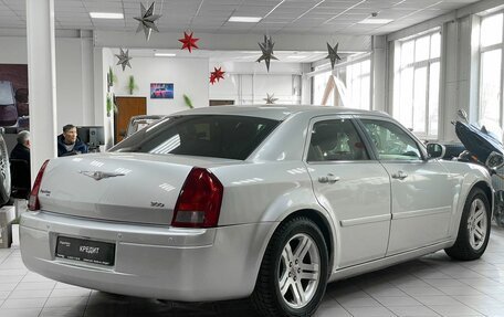 Chrysler 300C II, 2004 год, 890 000 рублей, 5 фотография