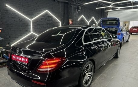 Mercedes-Benz E-Класс, 2017 год, 3 650 000 рублей, 3 фотография