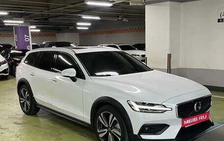 Volvo V60 II, 2019 год, 2 850 000 рублей, 2 фотография